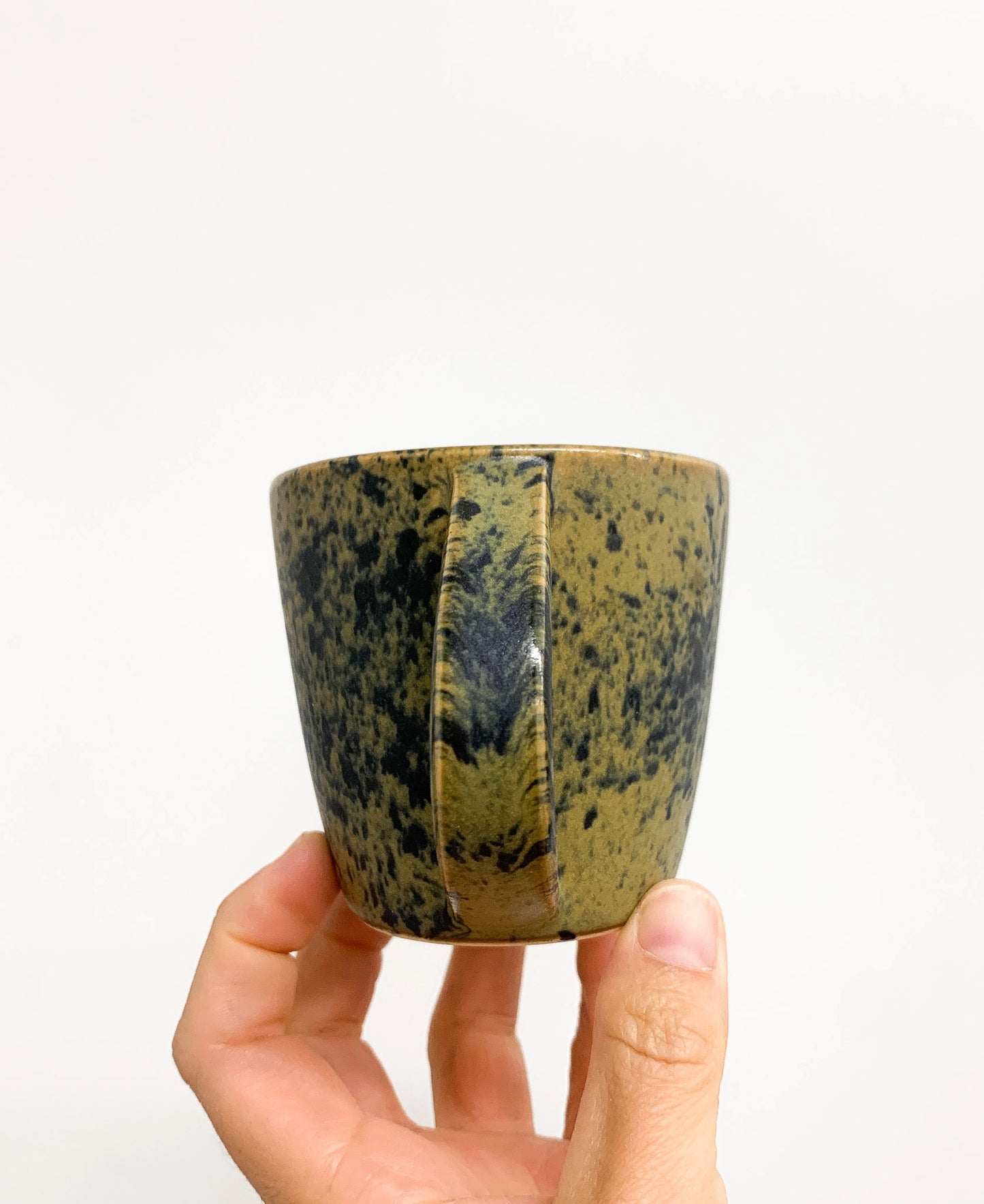 Straight Wall Short Mug - Olive Speckle