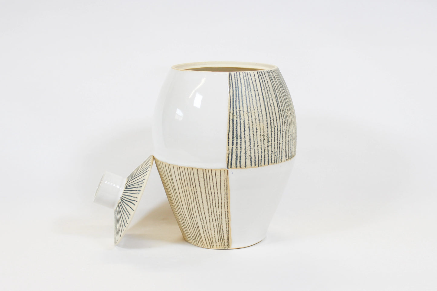 Lidded Jar: Linear Grid 2