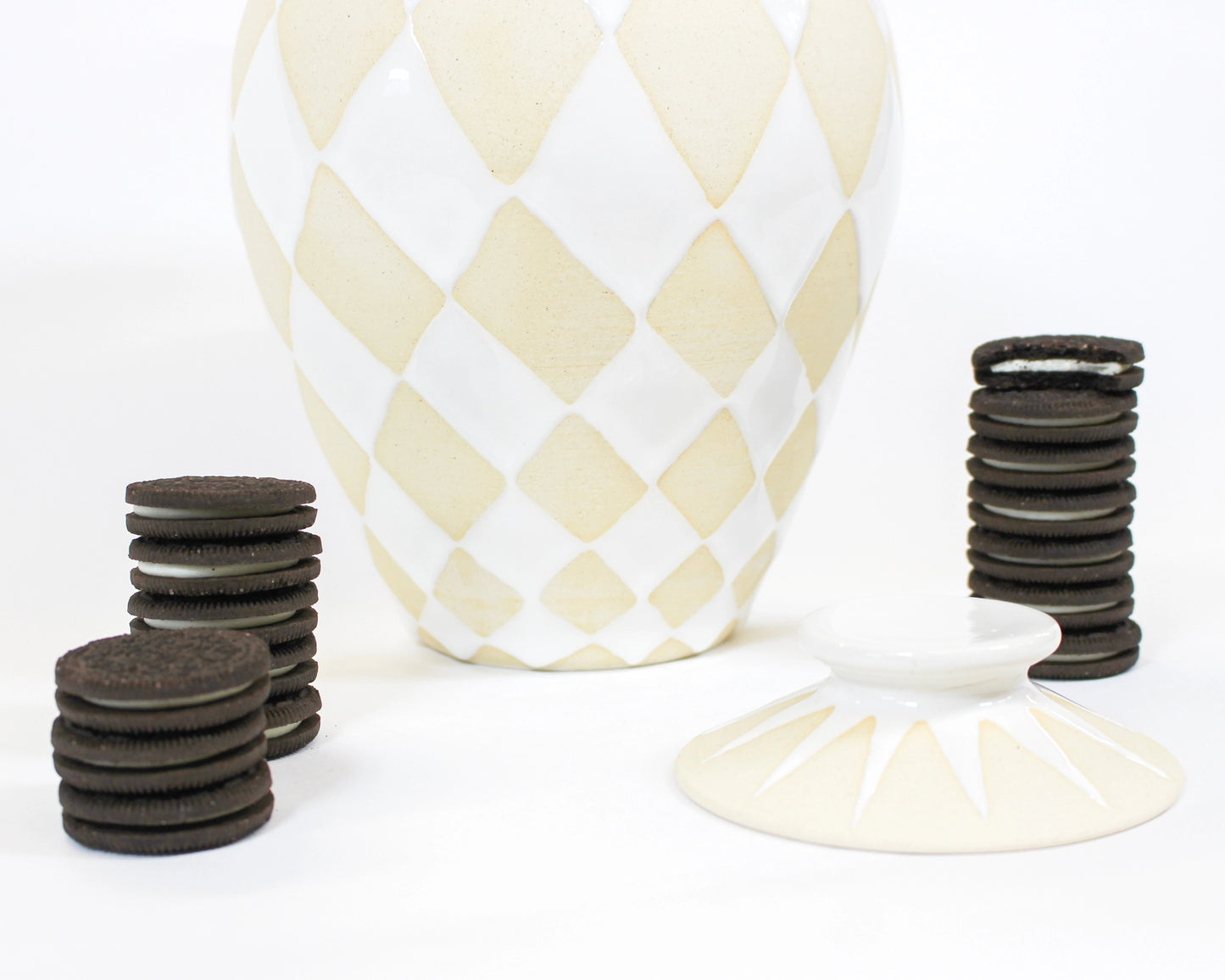 Lidded Jar: White Harlequin 1